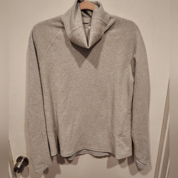 Kuhl Tops - SOLD Kuhl Women's Gray Petra Thermal Waffle Knit Turtleneck Top Sz XL-Gorpcore